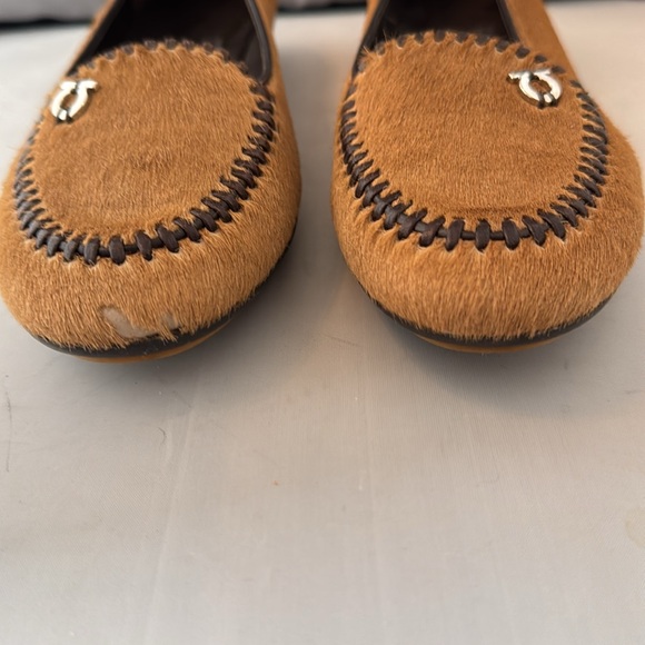 Ferragamo Salvatore women’s size 6 Elegant Tan Loafers - Picture 3 of 7